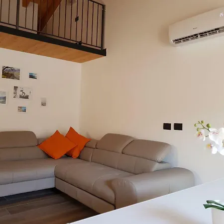Carolina Apartament Colico